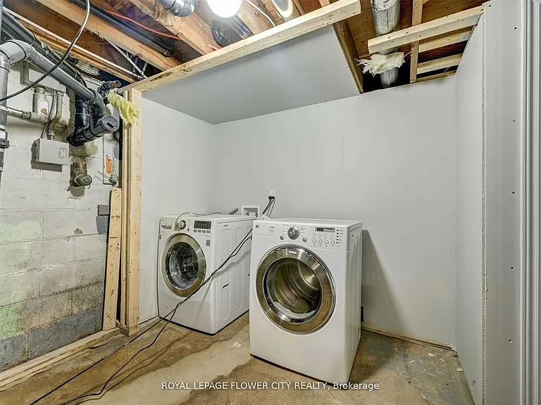 5263 Trafalgar Rd — Photo 30
