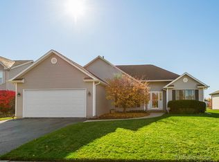 425 Prairie Valley St, Elburn, IL 60119