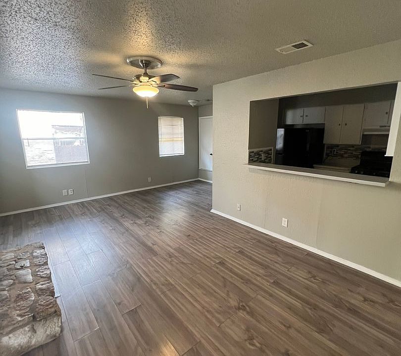 1st image of 901 Taulbee Ln APT C
