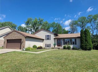 725 Broad Oak Dr, Dayton, OH 45426