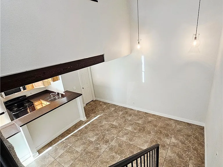 311 Brookside Ln #B — Photo 11