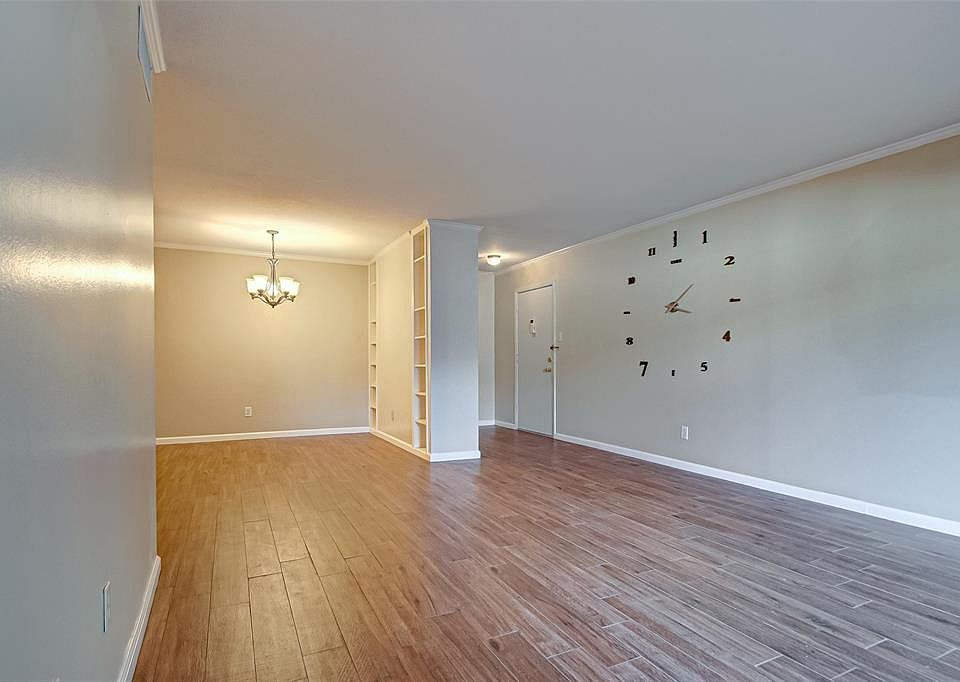 1st image of 7575 Katy Fwy APT 20