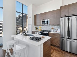 Next Apartments, Chicago, IL 60610