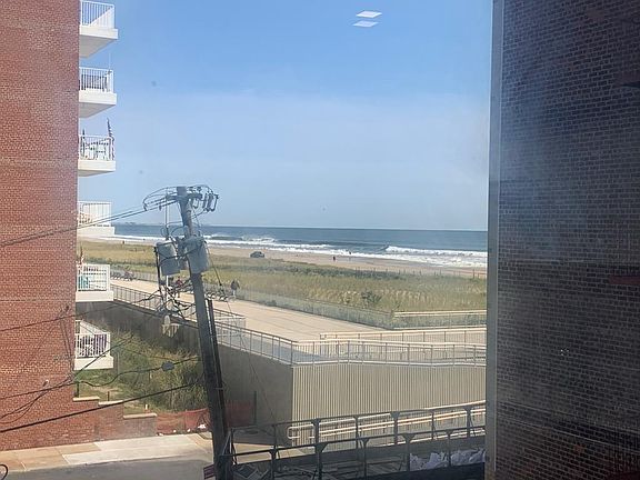 3rd image of 131 Beach 122nd St #M2