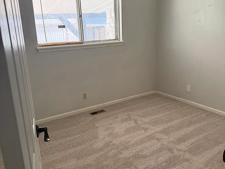 4617 S 72nd Ave E — Photo 10
