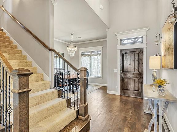 5th image of 15905 Royal Crest Ln