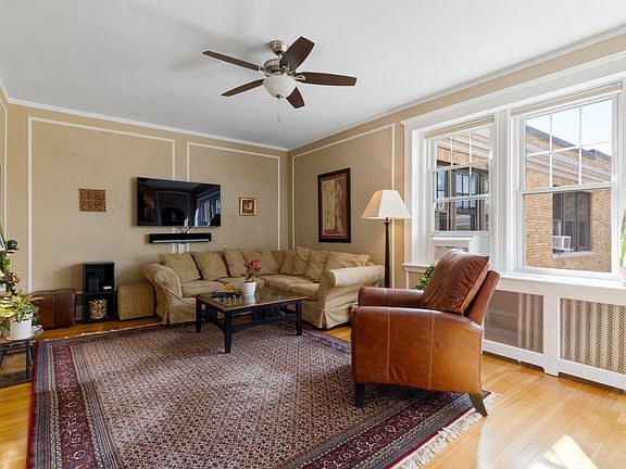 4th image of 415 Washington St APT 6