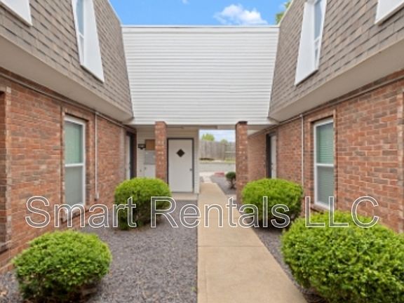 2nd image of 9979 Chateau Roi Dr #1