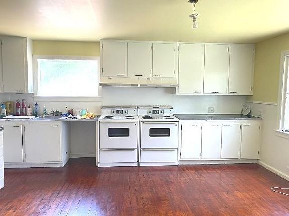 5th image of 41 Edgewater Ln