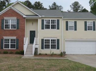 525 Dogwood Creek Pl, Fuquay Varina, NC 27526
