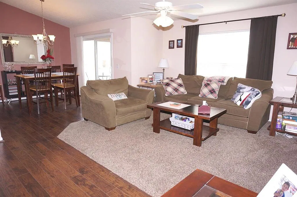 2 bed, 1108 sqft, $1,950 — Photo 3