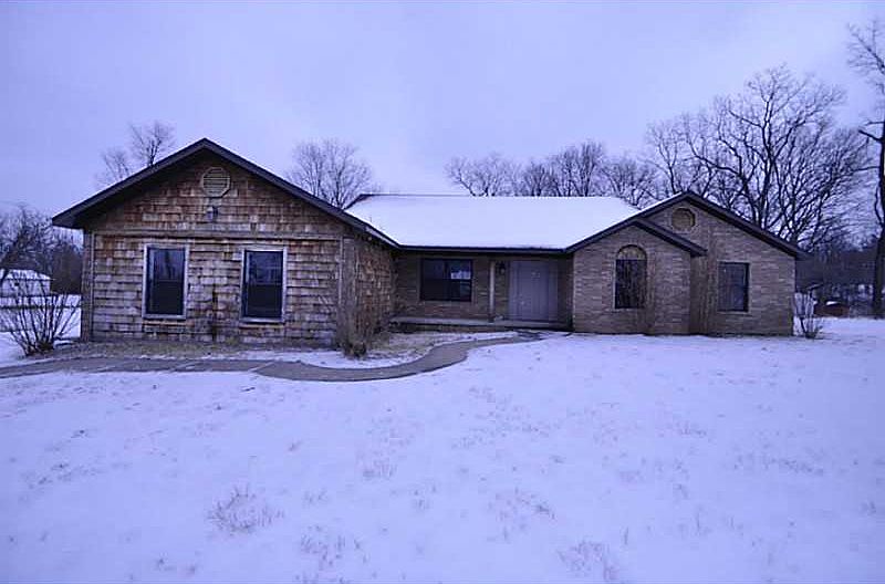 1st image of 1720 S Hunt Ln