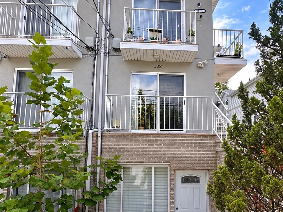 188 Hylan Blvd #1