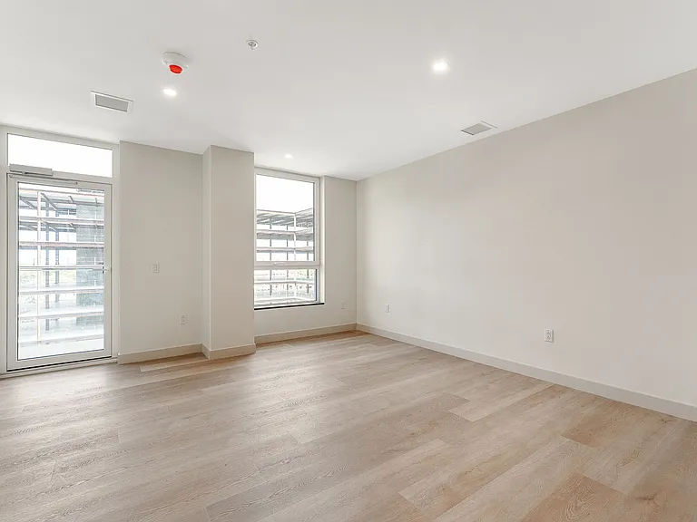 Bank Street Apartments — Photo 47