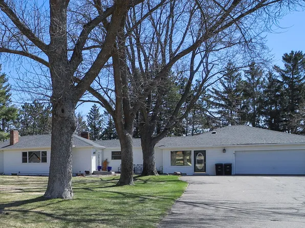 1410 Riverview Dr, Little Falls, MN 56345