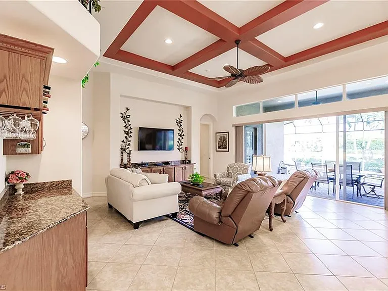7684 Cottesmore Dr — Photo 20