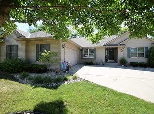 377 Travellers Run, Burlington, WI 53105