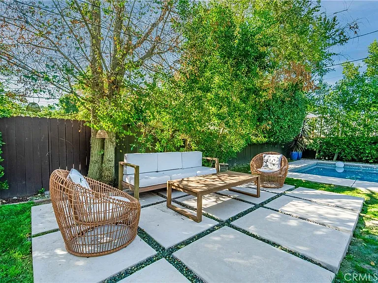 21327 Providencia St — Photo 58
