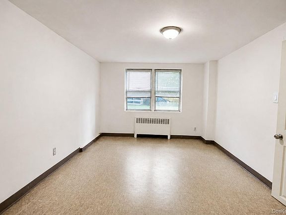 4th image of 325 Shore Rd APT C