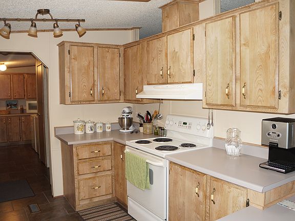 So much Kitchen storage