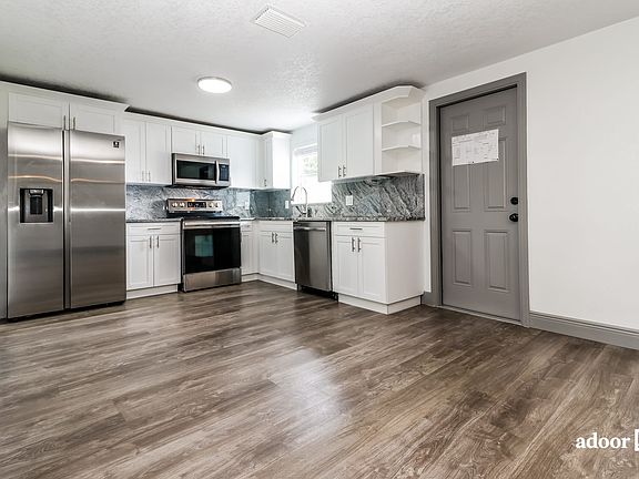 5th image of 2223 Maureen Dr