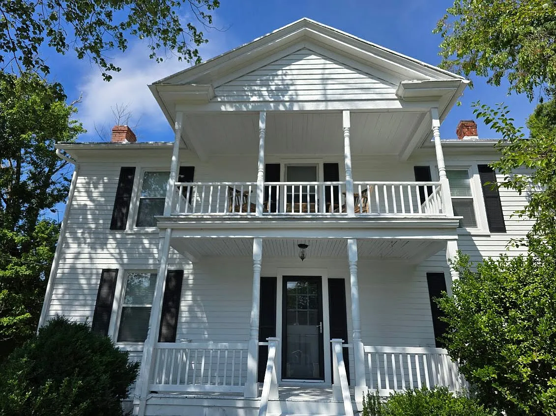 4 bed, 1777 sqft, $2,360 — Photo 3