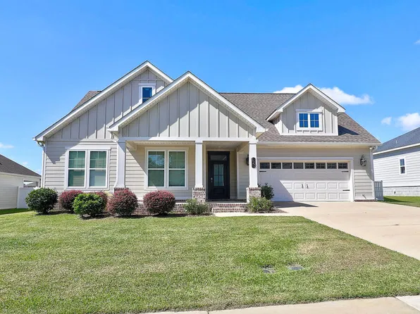 121 Leaf St, Midland City, AL 36350