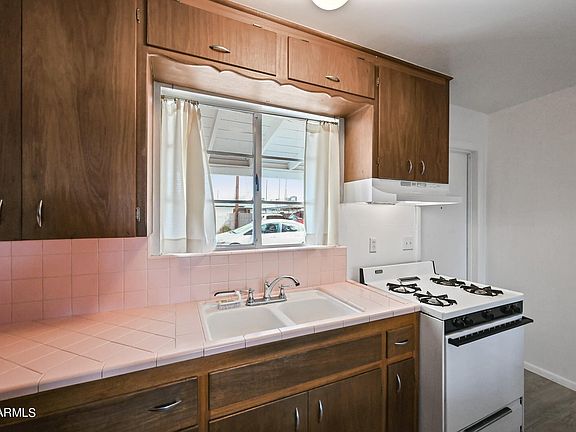 5th image of 4257 N 27th St #3