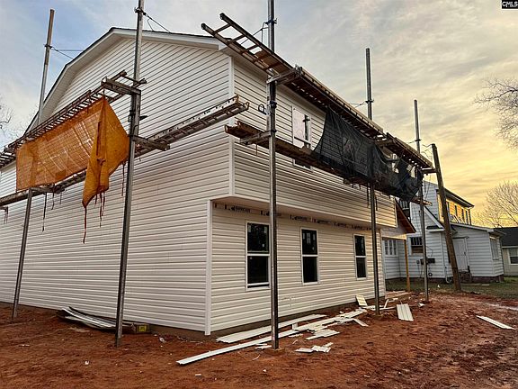 3rd image of 306 Elm St