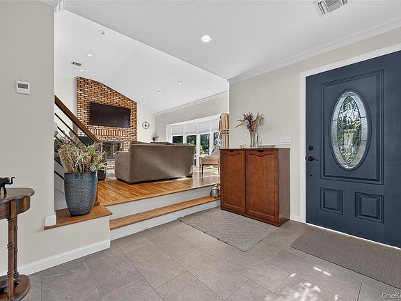 3rd image of 31 Driftwood Drive