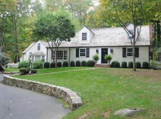 14 Hidden Meadow Ln, New Canaan, CT 06840