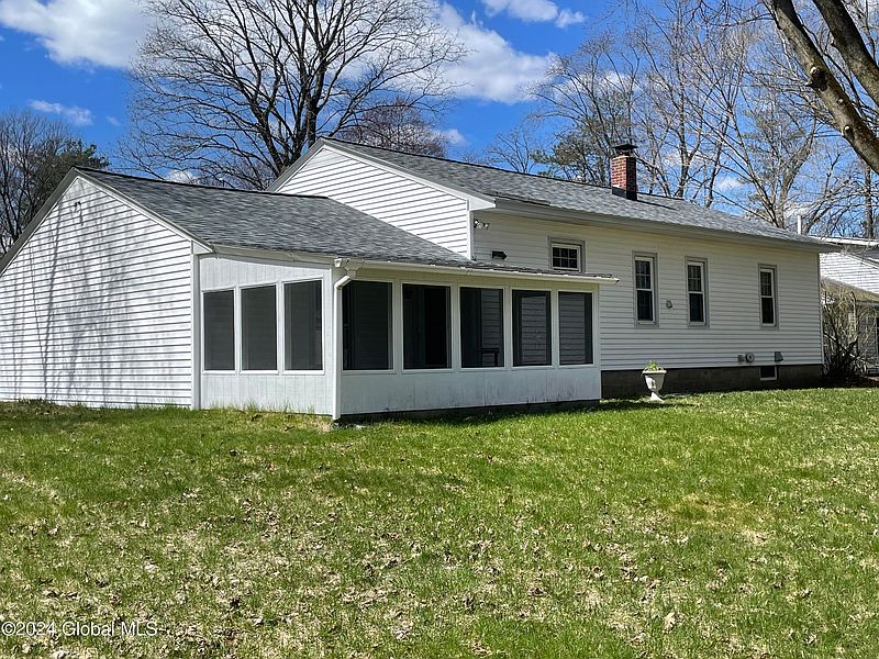 3rd image of 15 Ralmar Drive