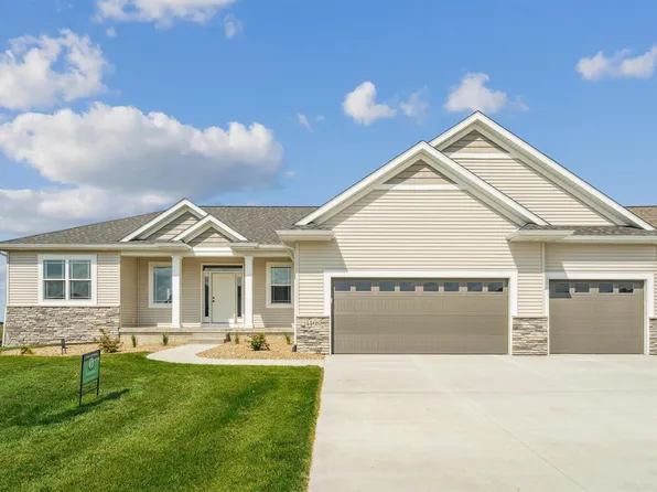 4408 Granite Ridge Rd, Cedar Falls, IA 50613