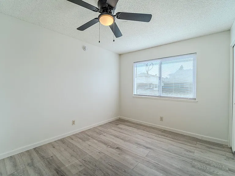 1199 Casita Dr #1 — Photo 4