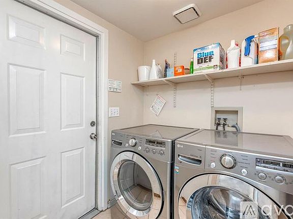 4th image of 3201 Y St Unit 3201