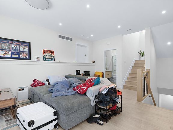 4th image of 102 Linmark Way