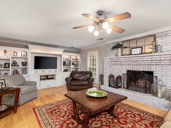5th image of 8845 Aldershot Dr