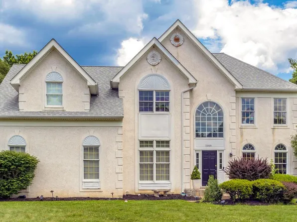 2059 Dawn Ln, Newtown, PA 18940