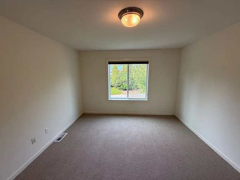 11543 NE Skyward Loop — Photo 18