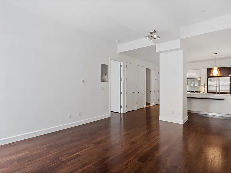 2-17 51st Ave #419 — Photo 3