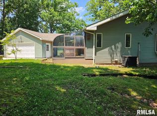 12862 Winnebago Dr, Shipman, IL 62685