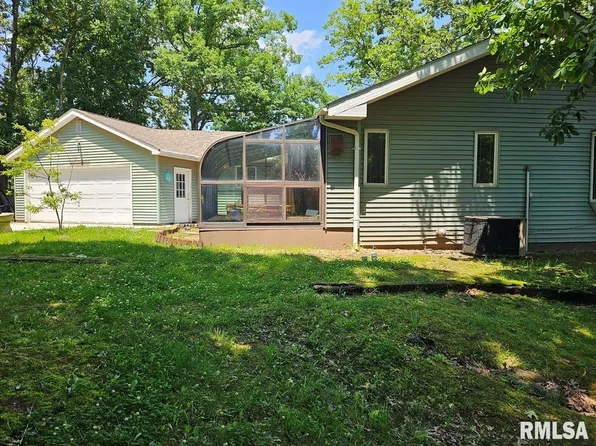 12862 Winnebago Dr, Shipman, IL 62685
