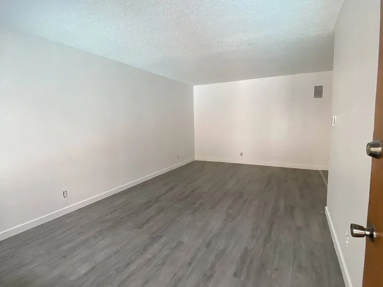 8751 W. Guthrie Ave. — Photo 15