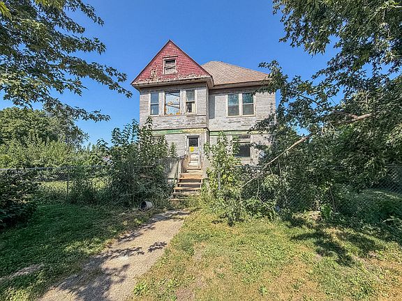2nd image of 107 W Green St