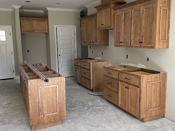4th image of 506 E Main St
