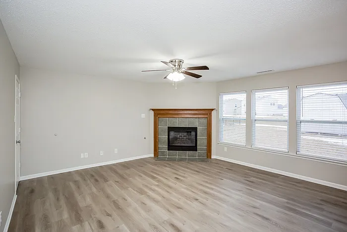 6887 W Burlington Dr — Photo 2