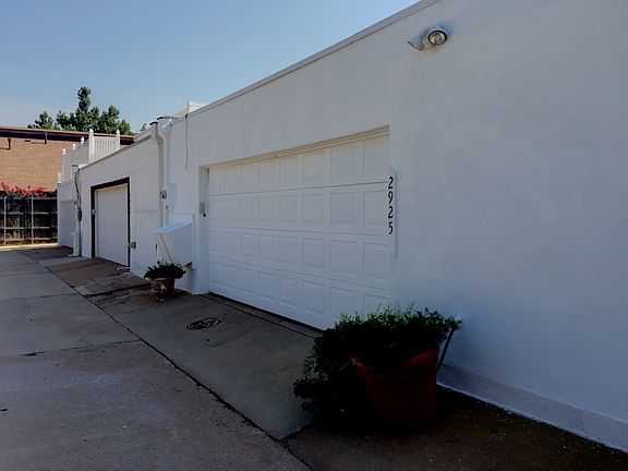 5th image of 2925 Acropolis St