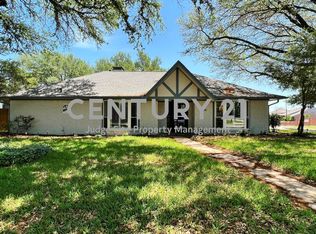 1000 Hampshire Ln, Carrollton, TX 75007
