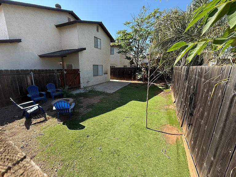 1263-65 Jeannine Ln — Photo 3
