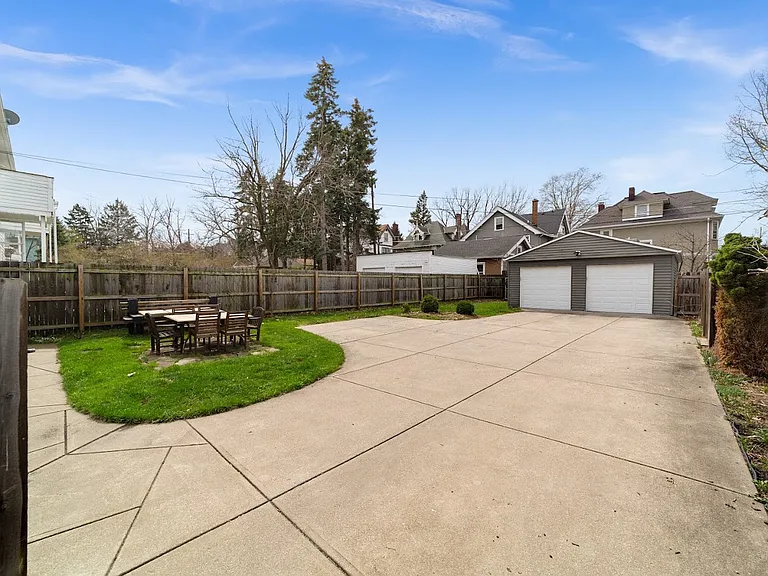1422 Alameda Ave — Photo 22